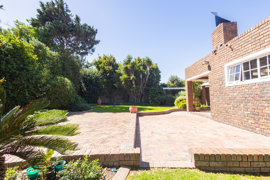 3 Bedroom Property for Sale in Flamingo Vlei Western Cape